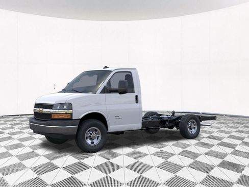 New 2026 Chevrolet Express 3500 w/ Power Convenience Package image 5