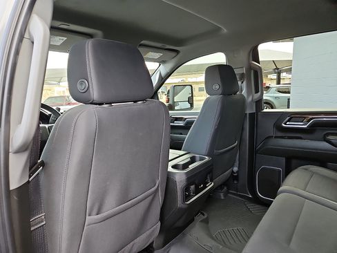 Used 2024 Chevrolet Silverado 2500 LT image 7