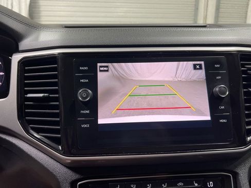 Used 2020 Volkswagen Atlas SEL FWD image 35