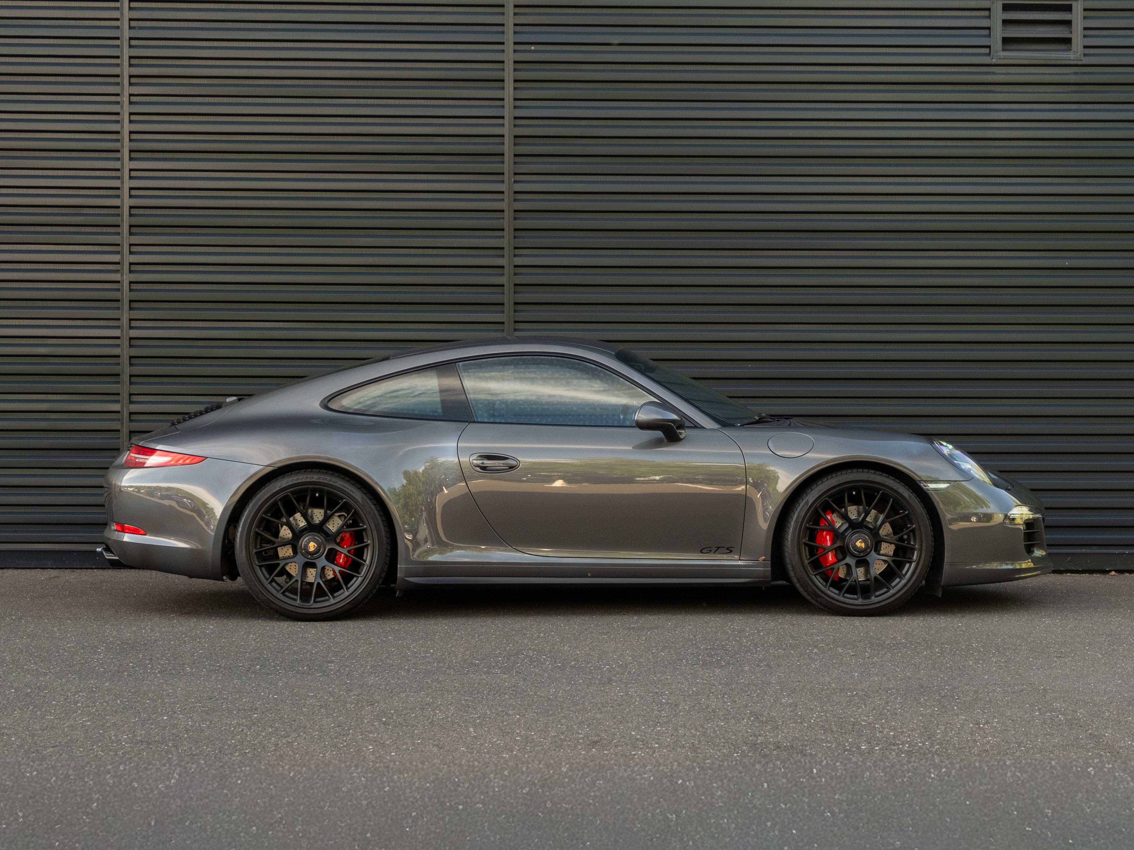 Certified 2016 Porsche 911 Carrera GTS RWD image 9