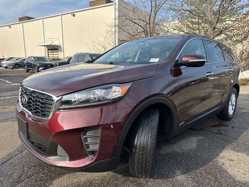 Used 2019 Kia Sorento LX image 3