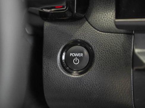 Used 2025 Toyota Camry SE image 25