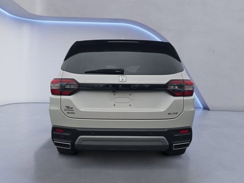 Used 2023 Honda Pilot Elite image 4