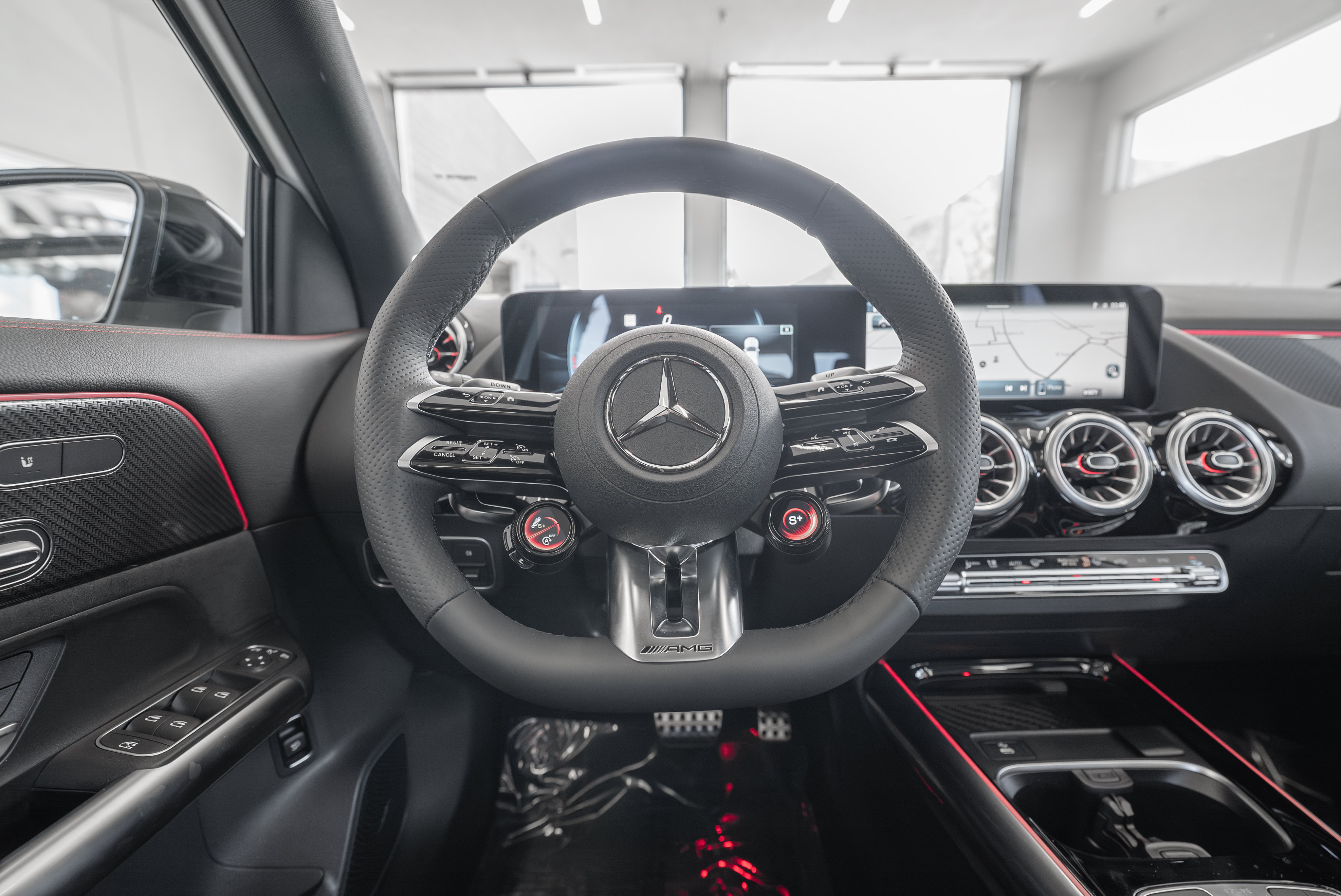 Used 2025 Mercedes-Benz GLA 35 AMG 4MATIC image 9