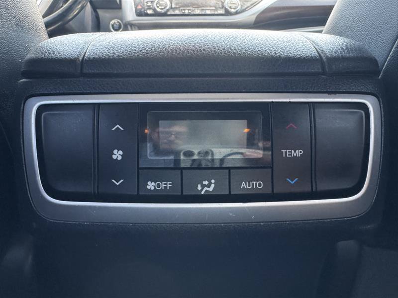 Used 2015 Toyota Highlander Limited AWD/4WD image 23