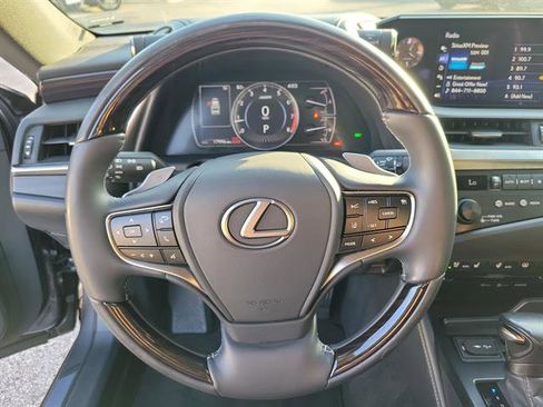 Used 2019 Lexus ES 350 w/ Luxury Package image 40