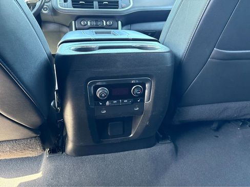 Used 2022 Chevrolet Suburban Premier AWD/4WD image 20