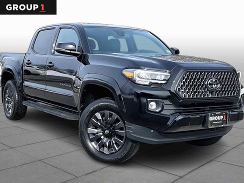 Used 2023 Toyota Tacoma Limited image 3