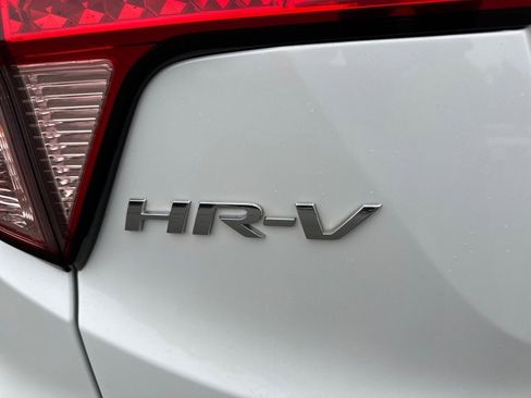 Used 2017 Honda HR-V EX image 10