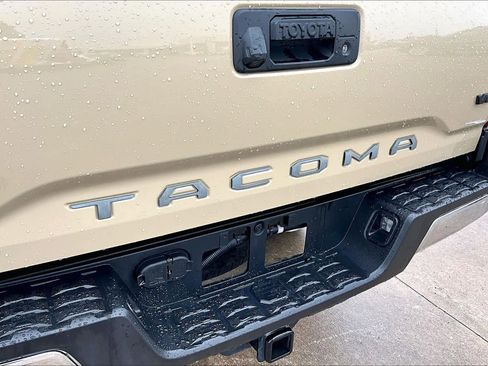 Used 2019 Toyota Tacoma SR5 RWD image 30