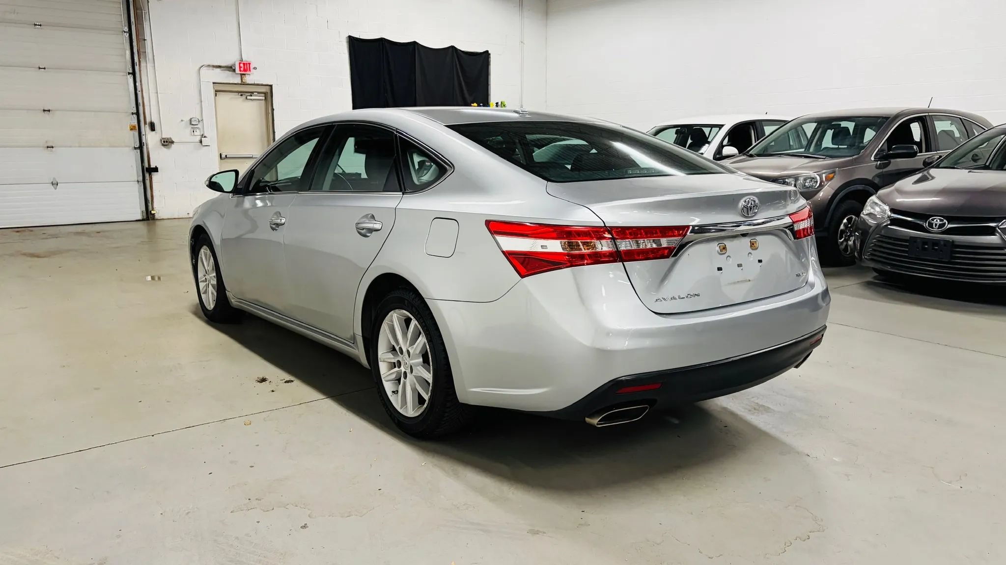Used 2015 Toyota Avalon XLE FWD image 5