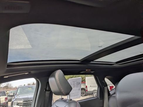 Used 2024 Ford Edge ST-Line image 3