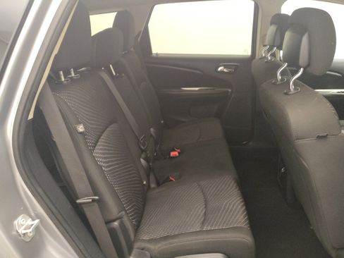 Used 2020 Dodge Journey SE image 19