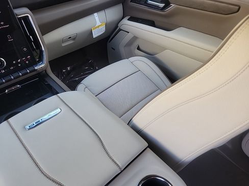 New 2026 GMC Yukon XL Denali w/ Denali Reserve Package image 16