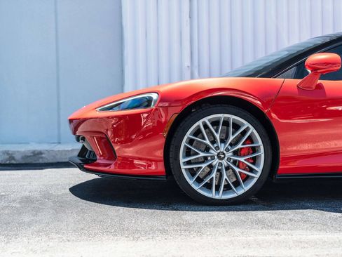 Used 2023 McLaren GT RWD image 3