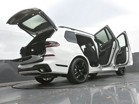 New 2026 BMW X7 xDrive40i w/ M Sport Package image 44