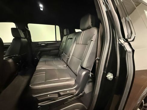 Used 2025 Chevrolet Suburban RST w/ Comfort Package AWD/4WD image 8