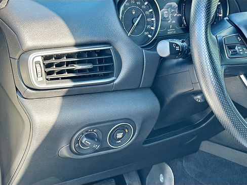 Used 2022 Maserati Levante GT image 10