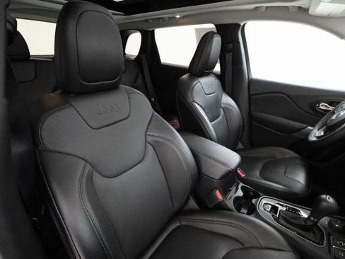 Used 2022 Jeep Cherokee Limited image 22