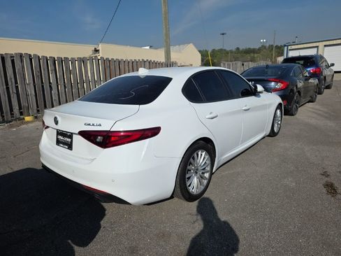 Used 2023 Alfa Romeo Giulia Sprint image 3