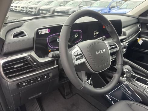 New 2025 Kia Telluride S image 10