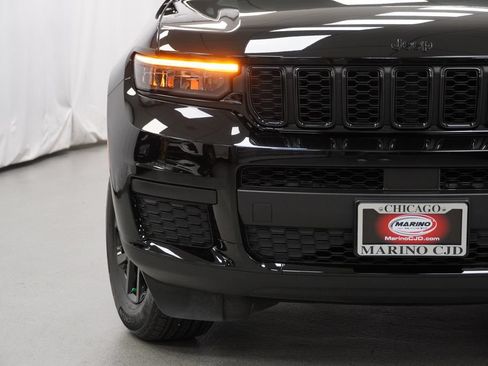 Used 2024 Jeep Grand Cherokee L Altitude AWD/4WD image 6