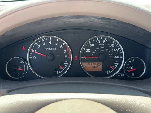 Used 2010 Nissan Pathfinder LE w/ Navigation Pkg RWD image 18