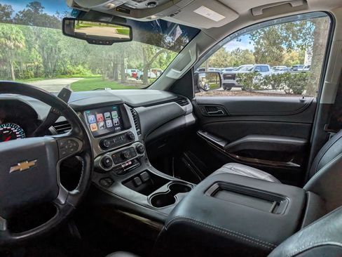 Used 2019 Chevrolet Suburban LT AWD/4WD image 17