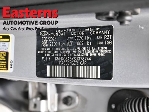 Used 2025 Hyundai Venue SEL FWD image 35