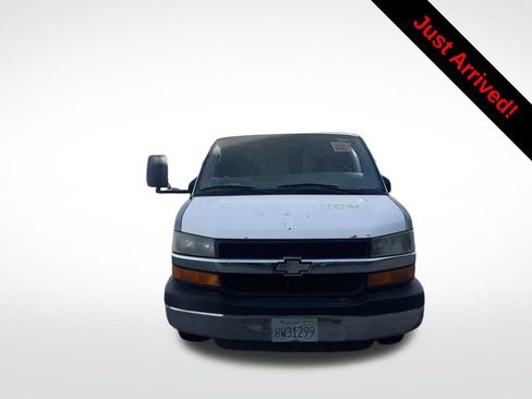 Used 2007 Chevrolet Express 3500 w/ Chrome Appearance Package image 4