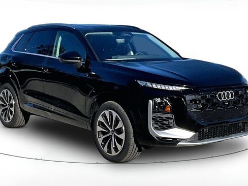 New 2026 Audi Q3 quattro 2.0T AWD/4WD image 1