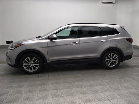 Used 2018 Hyundai Santa Fe SE FWD image 2