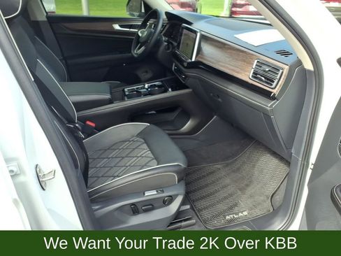 Used 2025 Volkswagen Atlas SEL Premium R-Line image 31