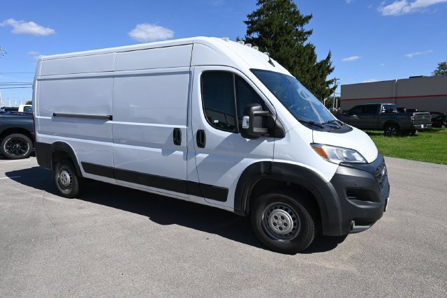 Used 2025 RAM ProMaster 2500 w/ Convenience Group FWD image 10