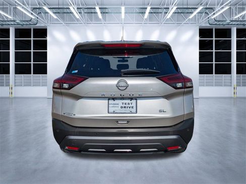 Used 2023 Nissan Rogue SL image 5