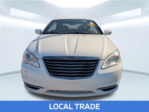 Used 2012 Chrysler 200 Touring image 2