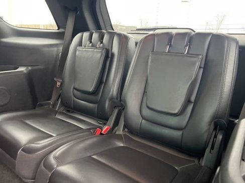 Used 2011 Ford Explorer XLT w/ 202A Rapid Spec Order Code image 31