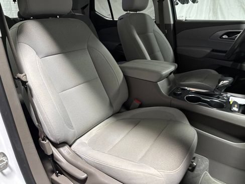 Used 2021 Chevrolet Traverse LT FWD image 10