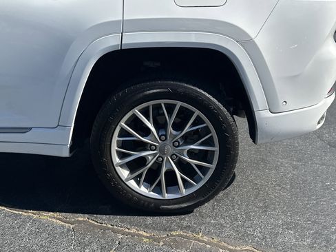 Used 2022 Jeep Grand Cherokee Summit w/ Adv Protech Group IV RWD image 18