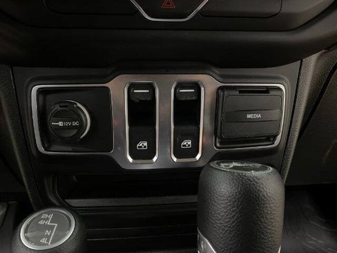 Used 2020 Jeep Wrangler Sport AWD/4WD image 26