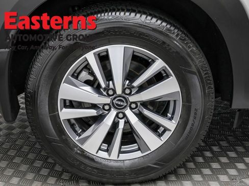 Used 2023 Nissan Pathfinder SL image 30