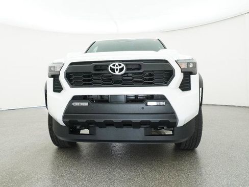 Certified 2025 Toyota Tacoma TRD Off-Road w/ TRD Off Road Upgrade Package image 3