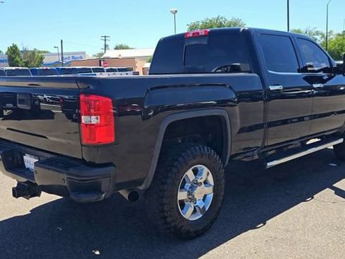 Used 2019 GMC Sierra 3500 Denali AWD/4WD image 9