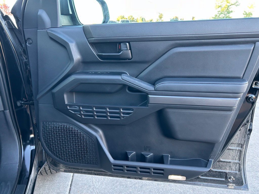 Used 2025 Toyota Tacoma SR5 AWD/4WD image 27