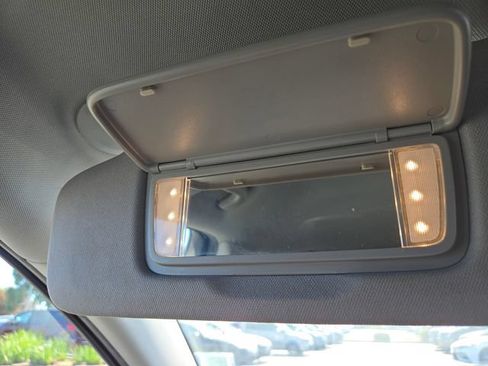 Used 2021 Chevrolet Equinox LT w/ Driver Convenience Package FWD image 18