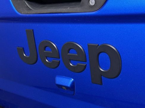 Used 2021 Jeep Gladiator Sport AWD/4WD image 32