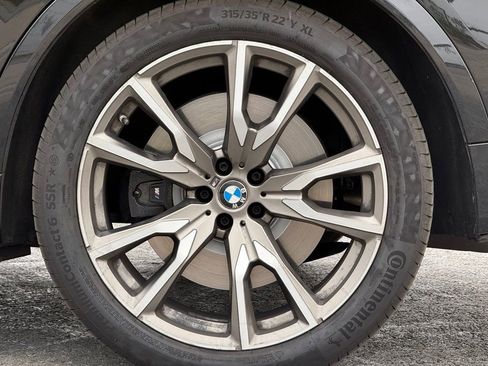 Used 2021 BMW X7 M50i w/ Dynamic Handling Package AWD/4WD image 3