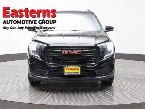 Used 2023 GMC Terrain SLE w/ Driver Convenience Package AWD/4WD image 2