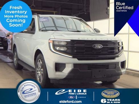 Used 2025 Ford Expedition Active AWD/4WD image 1