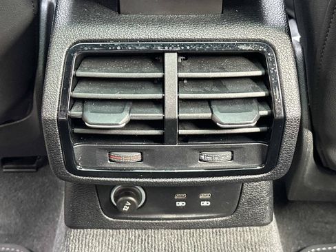 Used 2023 Audi Q3 2.0T Premium w/ Black Optic Sport Package AWD/4WD image 18
